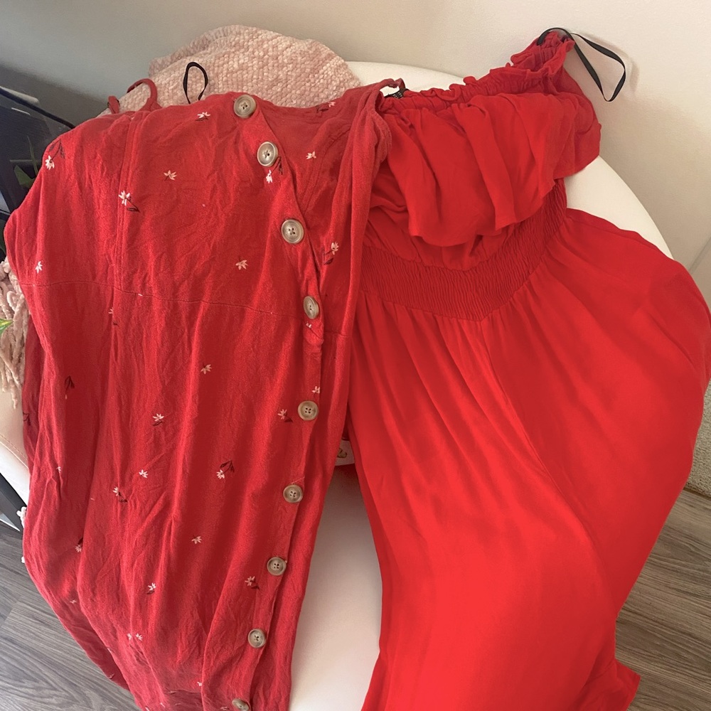 Red dress and jumpsuit! ❤️